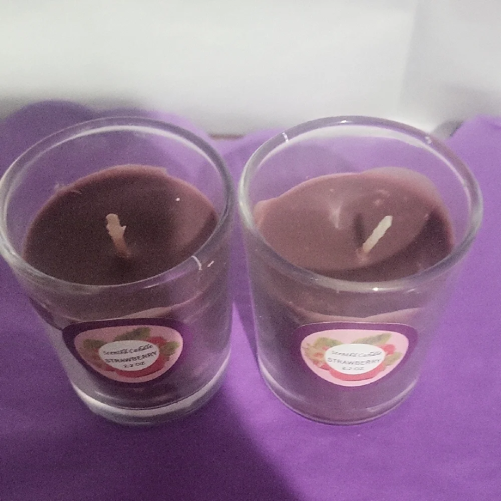 Scented Candle Strawberry - - Picture 2 of 2